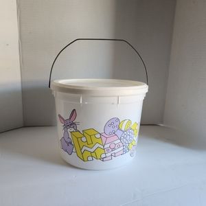 HTF Vintage 1990s White Plastic Easter Bucket with Handle & Lid